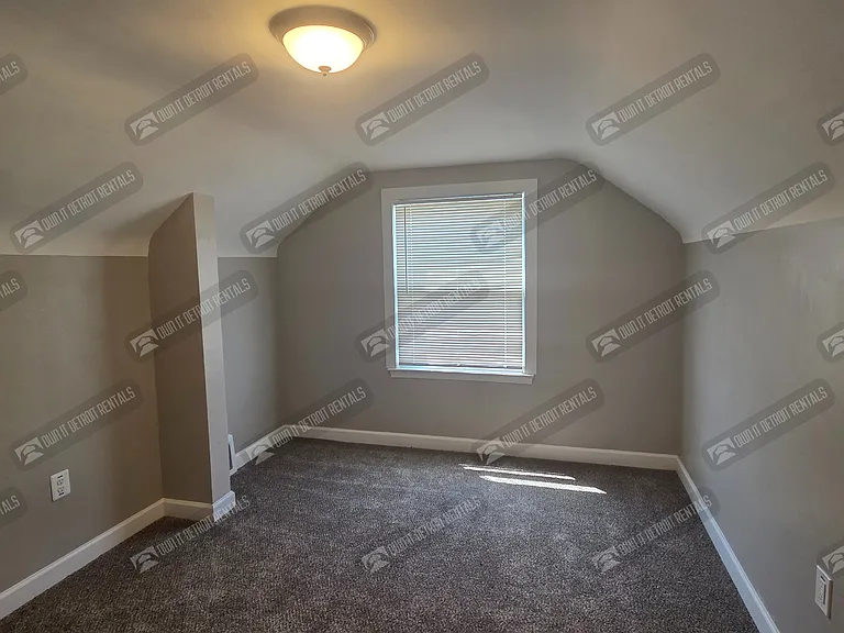 8460 Timken Ave — Photo 15