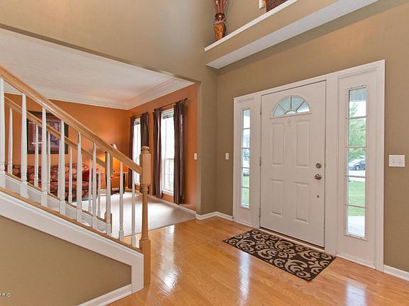 5th image of 645 S Whitman Ct SE