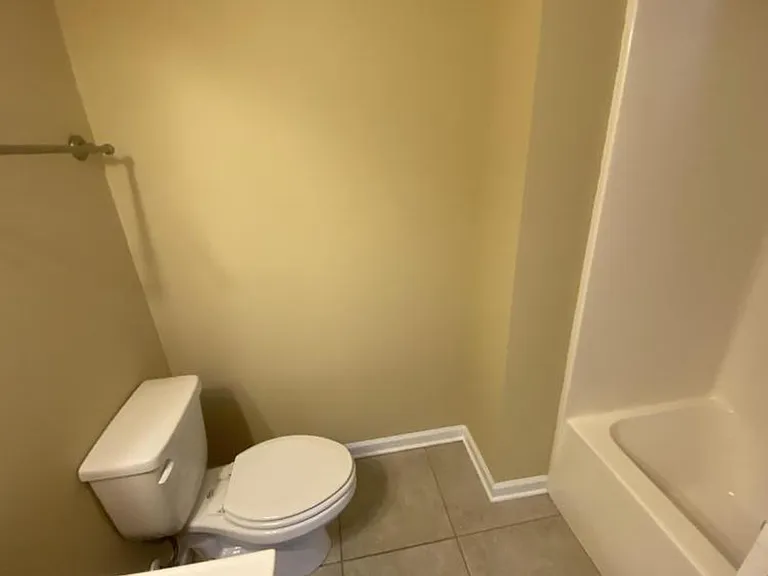 204 Capital St — Photo 11