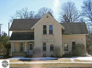 703 W 7th St, Traverse City, MI 49684