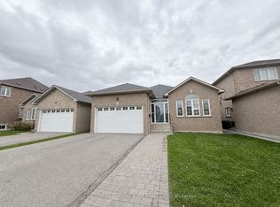 17 Leafield Dr, Toronto, ON M1W 2R2