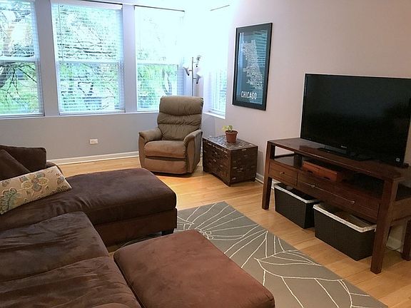 4th image of 3906 W Ainslie St #3
