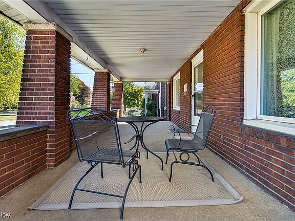 5th image of 435 Catalina Ave
