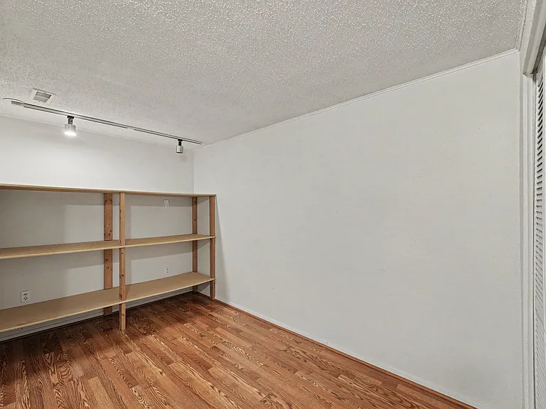 1511 Seneca Cir #131 — Photo 18