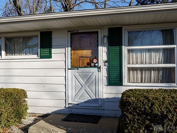 4th image of 225 E Bryant Ave