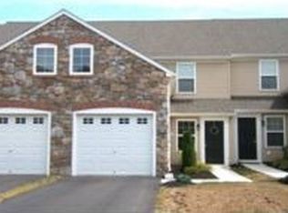 405 Eisenhower Dr, Carlisle, PA 17013