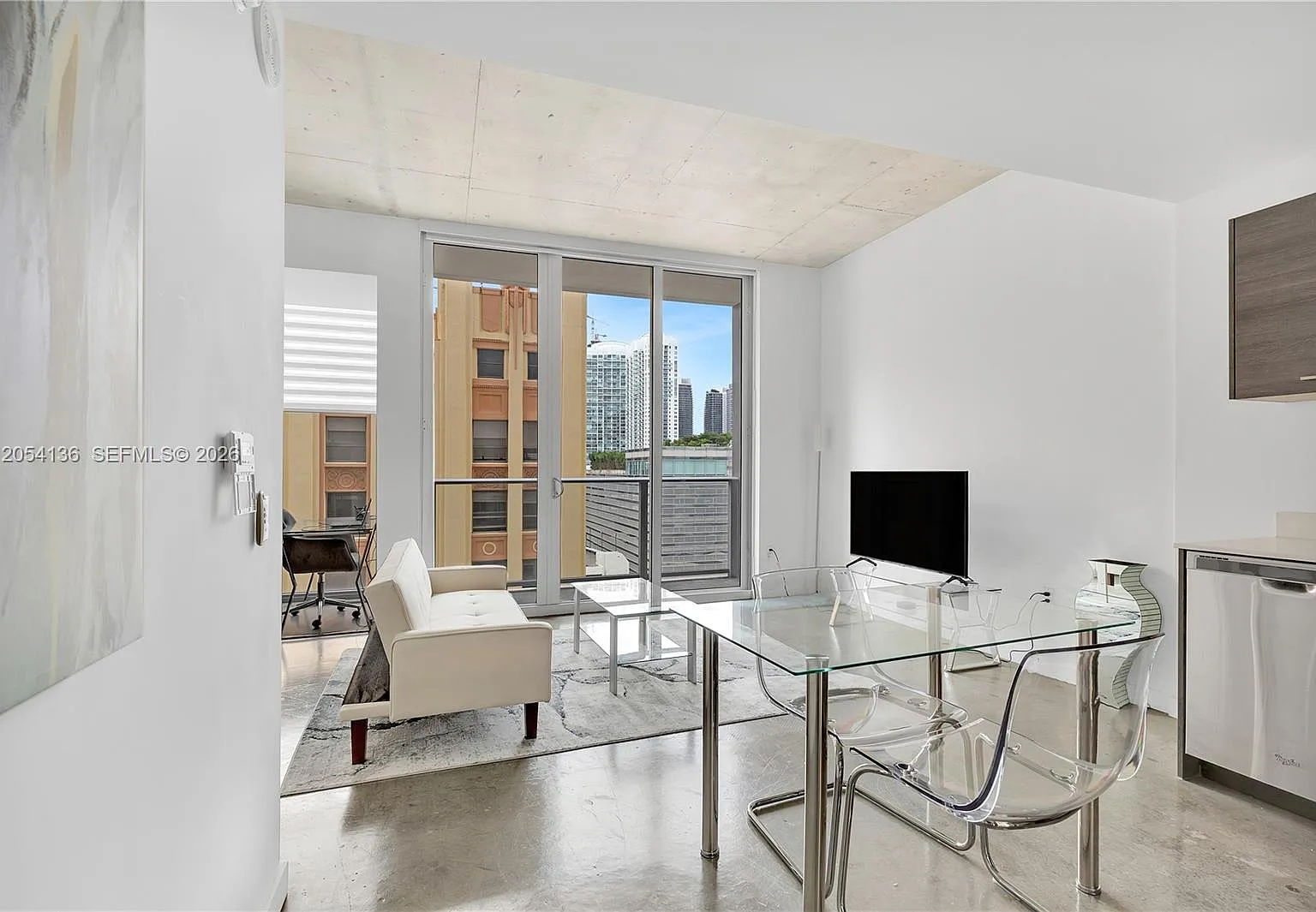 Centro Condo — Photo 1