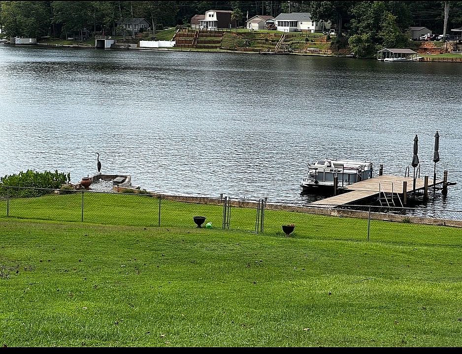 1st image of 1015 Shirley Cir