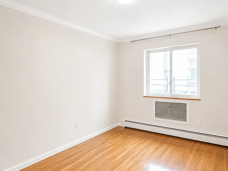 75 E 28th St #2 — Photo 5