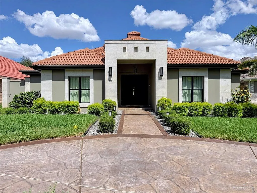 4 bed, 3.5 bath, 2405 sqft, $3,500 — Photo 1