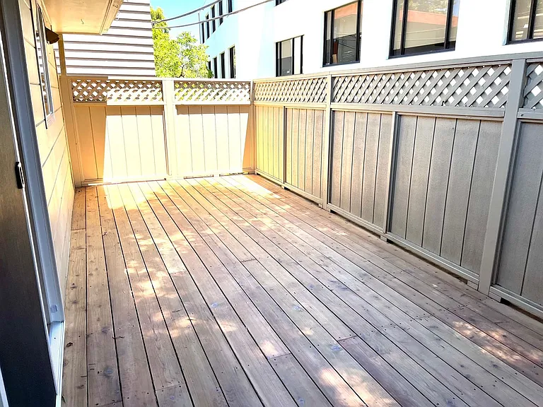 Bellevue Apartments — Photo 26
