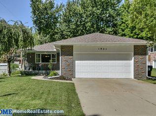 1941 Pacific Dr, Lincoln, NE 68506