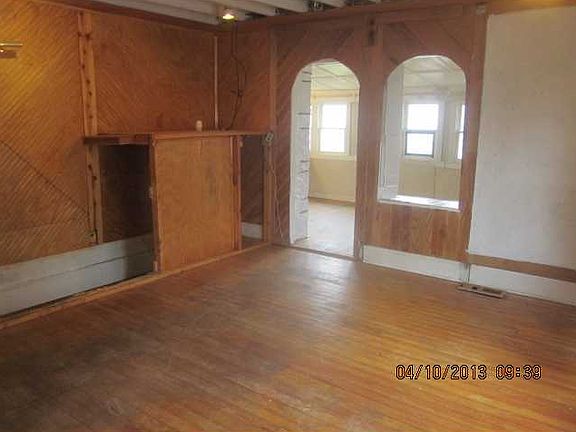 2nd image of 629 N Skyline Dr