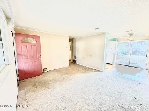 4th image of 10776 Luana Dr N