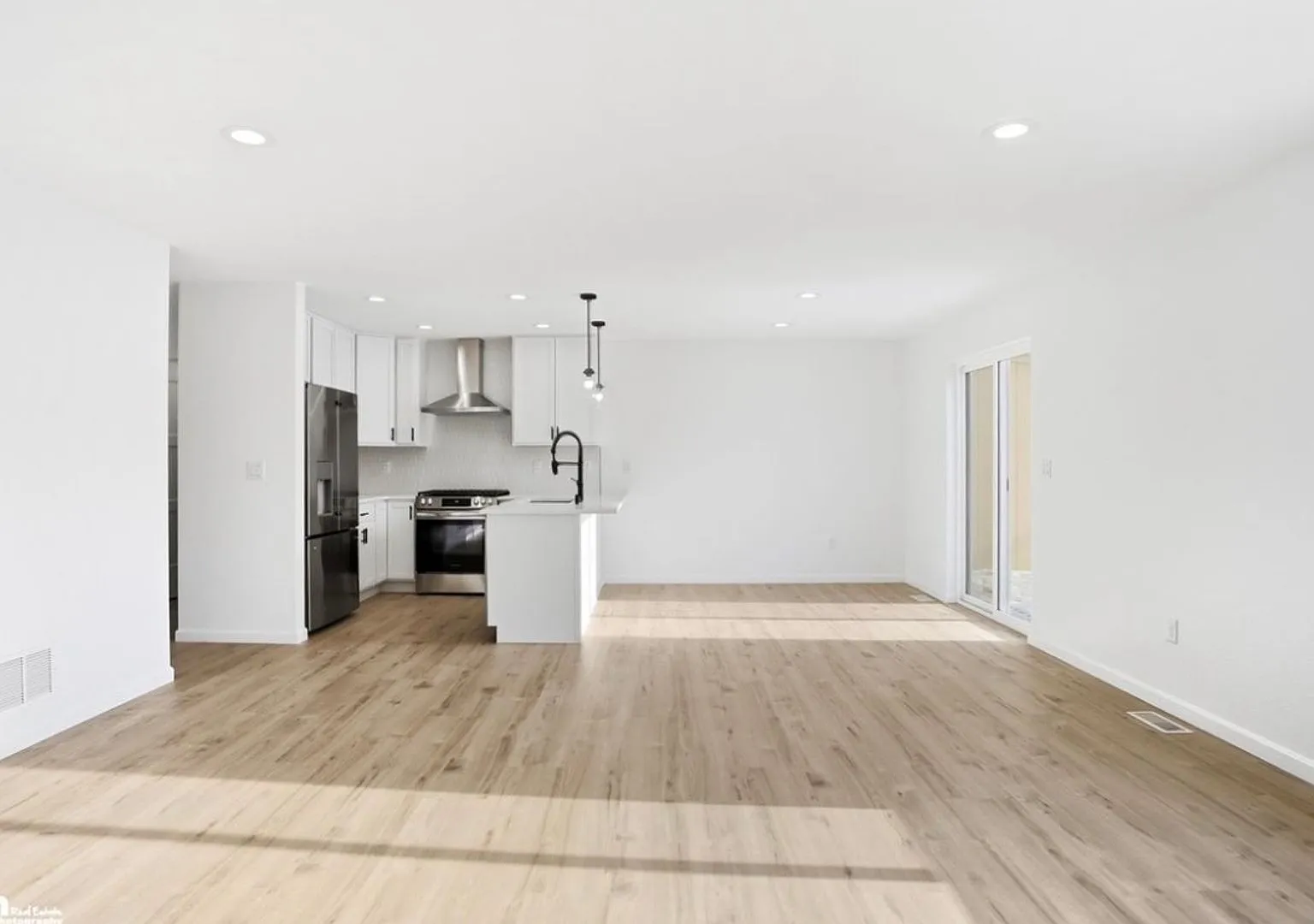 336 W Ashbrook Drive — Photo 4