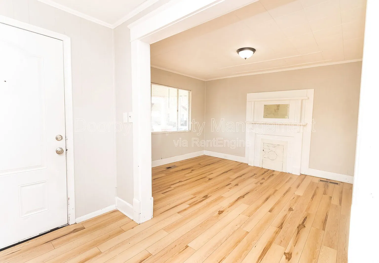 3 bed, 1.0 bath, 950 sqft, $1,195 — Photo 2
