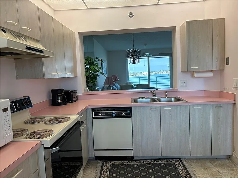 7979 Sailboat Key Blvd S #306 — Photo 8