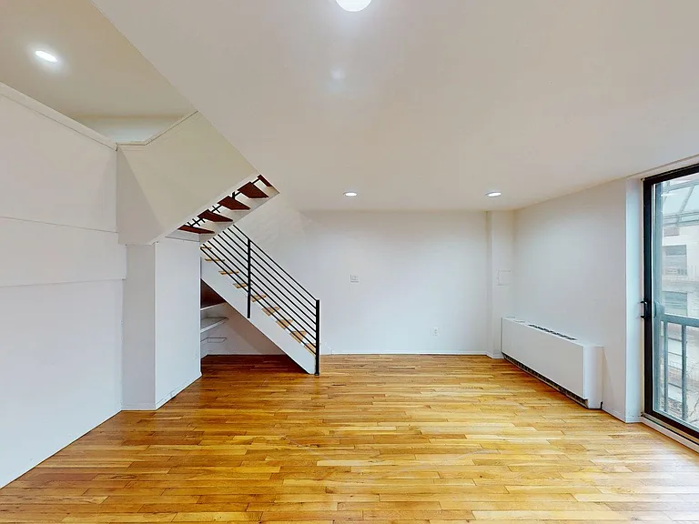 10 Jones St #5E — Photo 4