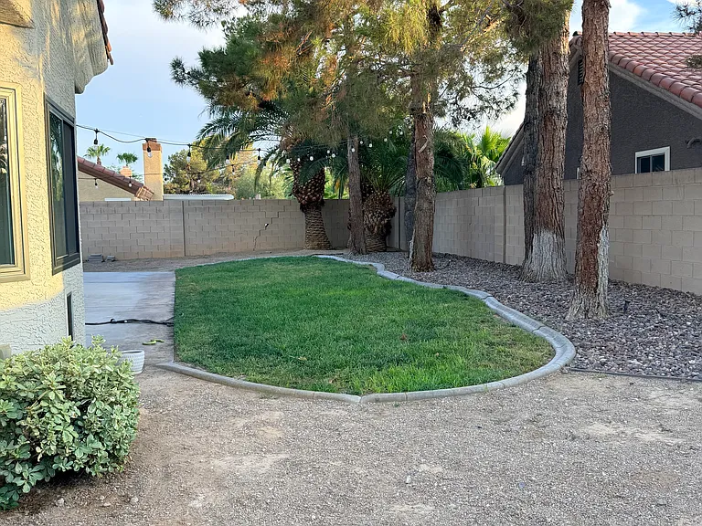 4437 Crimson Leaf Dr — Photo 18