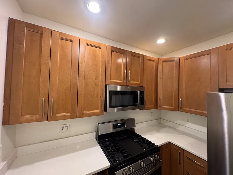4652 Lawton Way — Photo 10