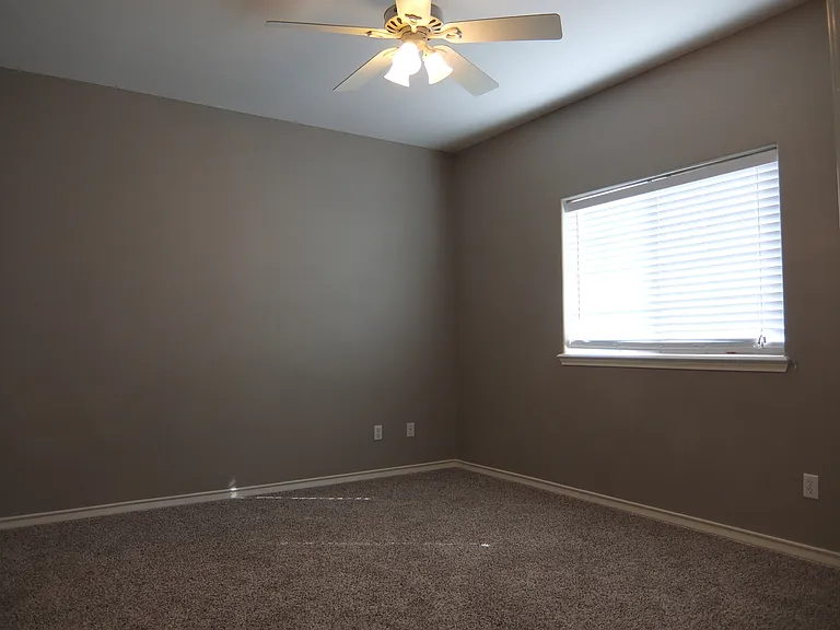 2505 Rose St — Photo 10