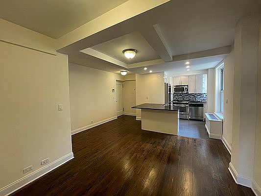 3rd image of 309 W 57th St APT 907