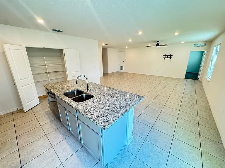 320 Mariana Way — Photo 11