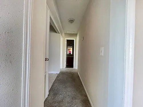 2 Bedroom 2 Bath Apartment w/ Washer and Dryer Connections Photo 1