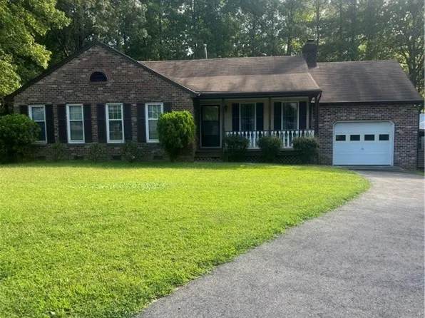 3021 Sand Hills Dr, Chester, VA 23831