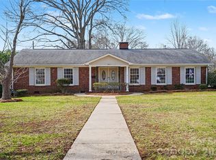 513 Lyttleton Dr, Charlotte, NC 28211