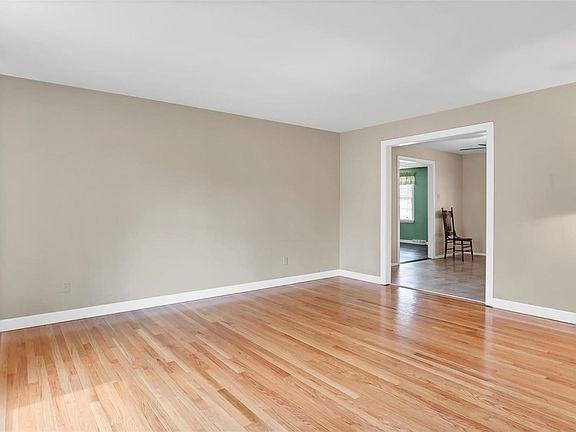 4th image of 1395 Saint Michael St