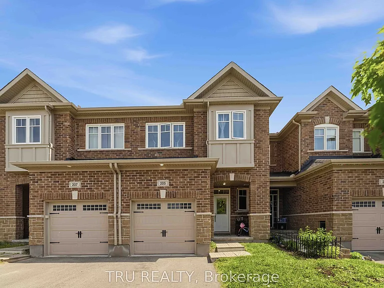 205 Losino Cres — Photo 2