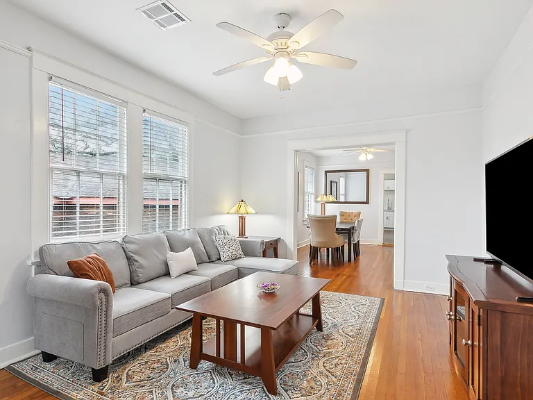 2211 Broadway St — Photo 3