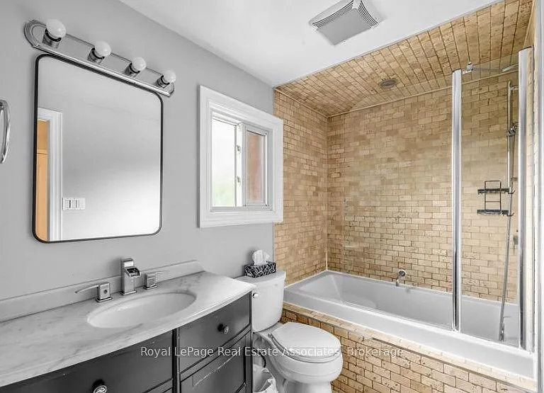 6760 Dolmage Ct — Photo 19