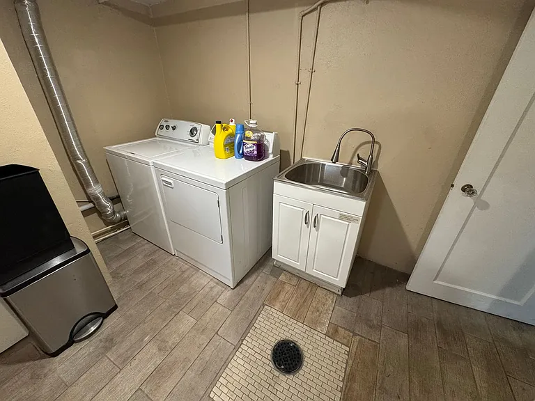 1240 Cherry St — Photo 10