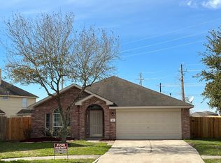 107 Golden Sunset Ct, La Marque, TX 77568
