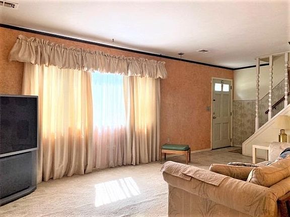3rd image of 5605 Goldenrod Dr