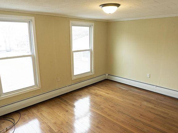 4th image of 44 1/2 Terrace St #2