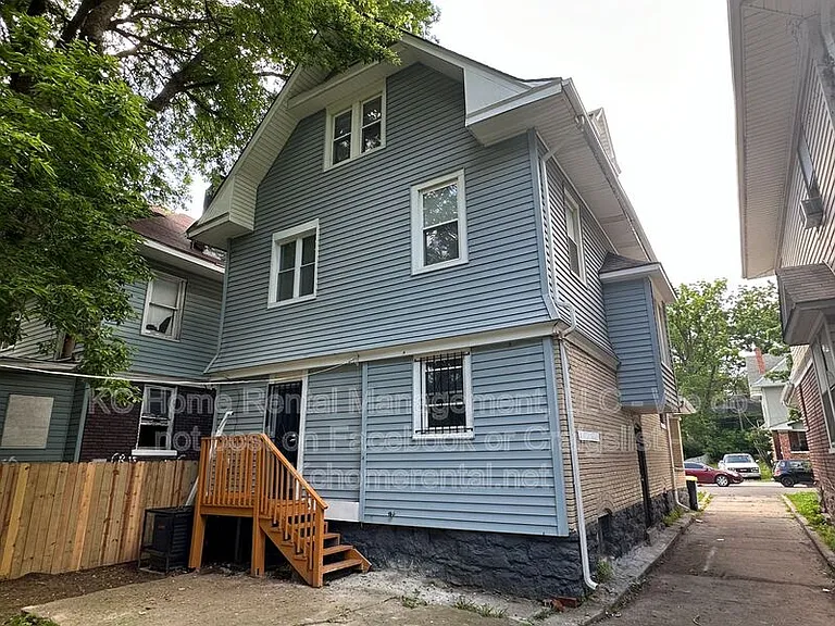 3016 E 32nd St — Photo 51
