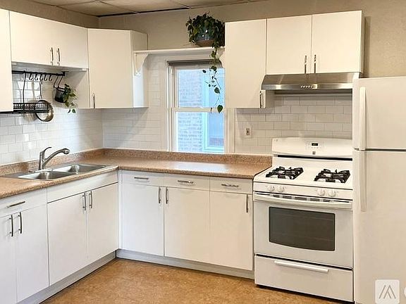 4th image of 604 Ferdinand Ave #2
