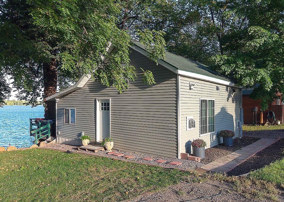 1st image of 46099 Jefferson Lake Dr
