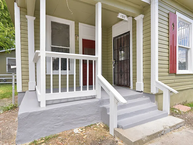 103 Saint John — Photo 2