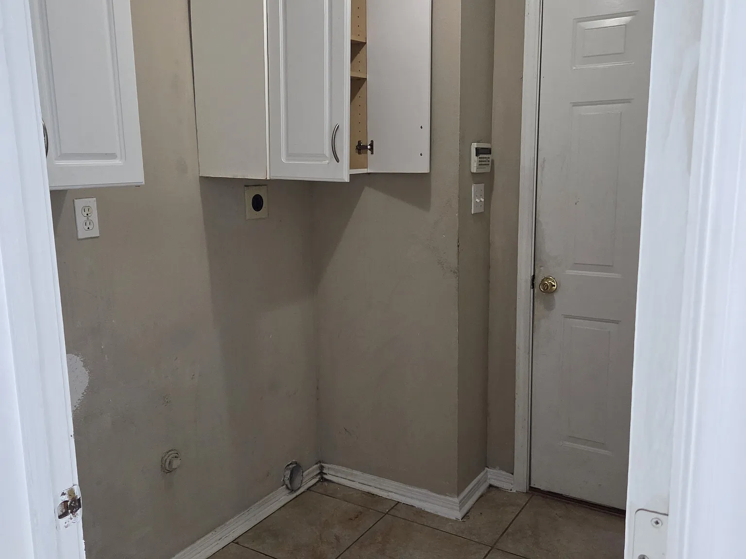 3 bed, 1700 sqft, $2,400 — Photo 3