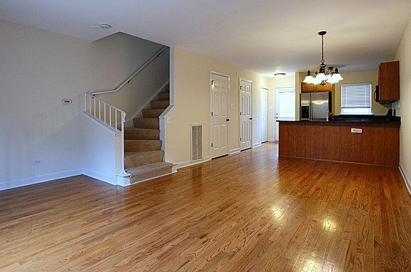 5th image of 525 W Washington Ave APT 7