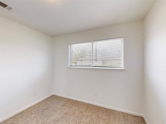 5th image of 3856 Waldorf St #2