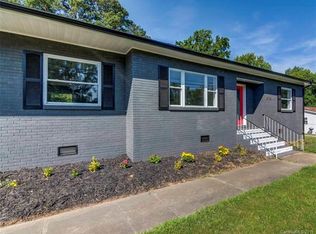 5918 The Plz, Charlotte, NC 28215