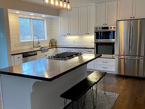 NEW REMODELED KITCHEN!