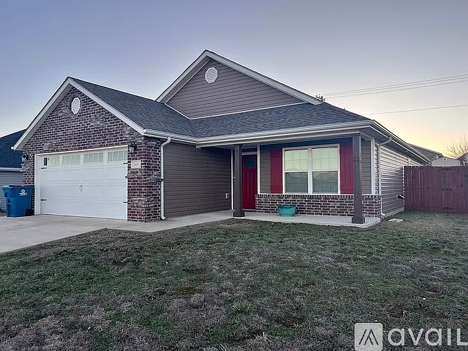 2406 S Jackson Ave — Photo 3