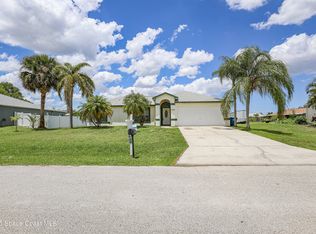 793 Yukon St NE, Palm Bay, FL 32907