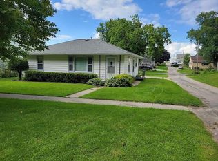 221 E Williams St, Postville, IA 52162